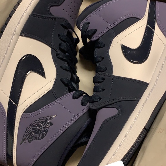 Nike Air Jordan 1 Mid 🚨SOLD🚨 - Picture 5 of 6